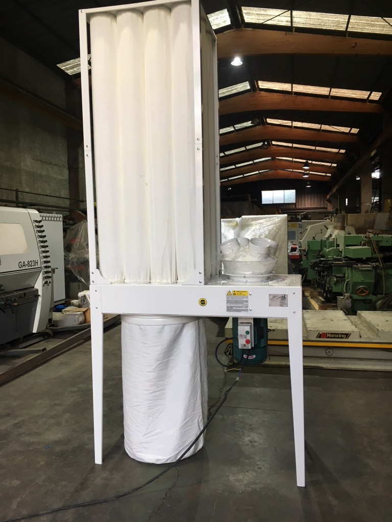 Aspirador de 5,5 Kw y 12 mangas